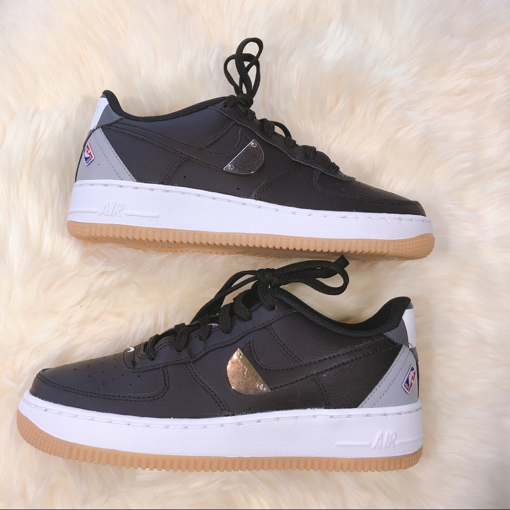 Air Force1 LV8, Black/Wolf Grey, men & wmn sizes - Picture 4 of 11